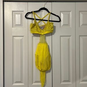 Yellow costume sa weissmans
